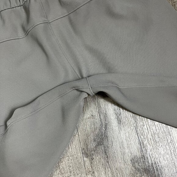 Lululemon Athletic On The Fly 7/8 Pants Woven Grey Sage Women’s Size 4 - Picture 6 of 9